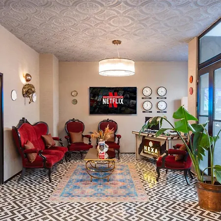 Hexa Aparthotel *