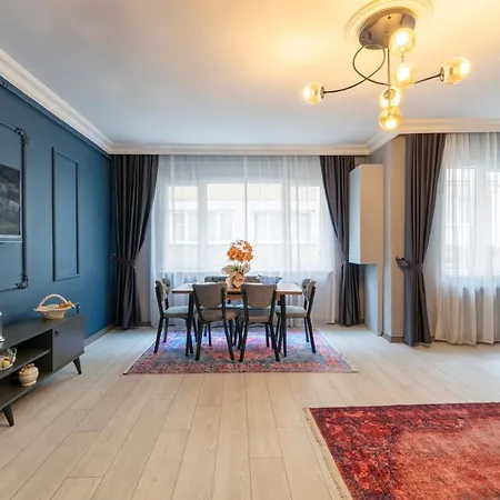 Hexa Aparthotel 3*