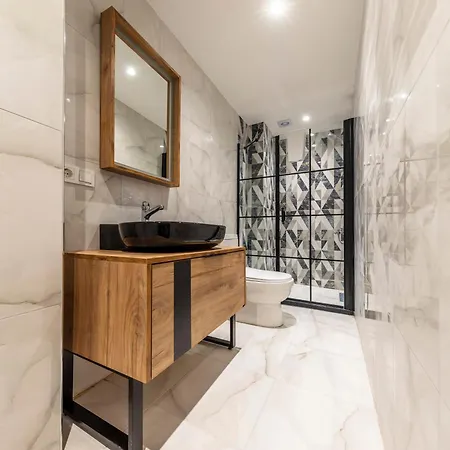 Aparthotel Hexa 3*