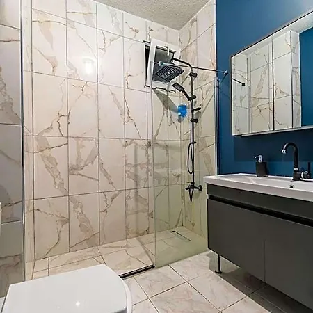 Hexa Apart-hotel 3*